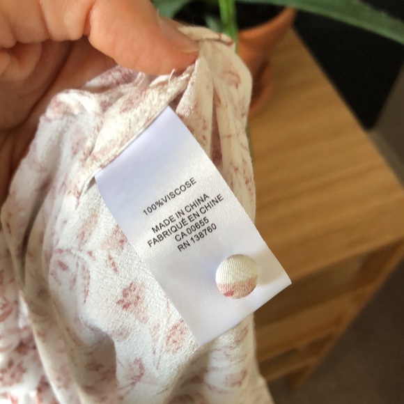 RW&Co White/Red/Pink floral blouse, size M - Picture 6 of 6